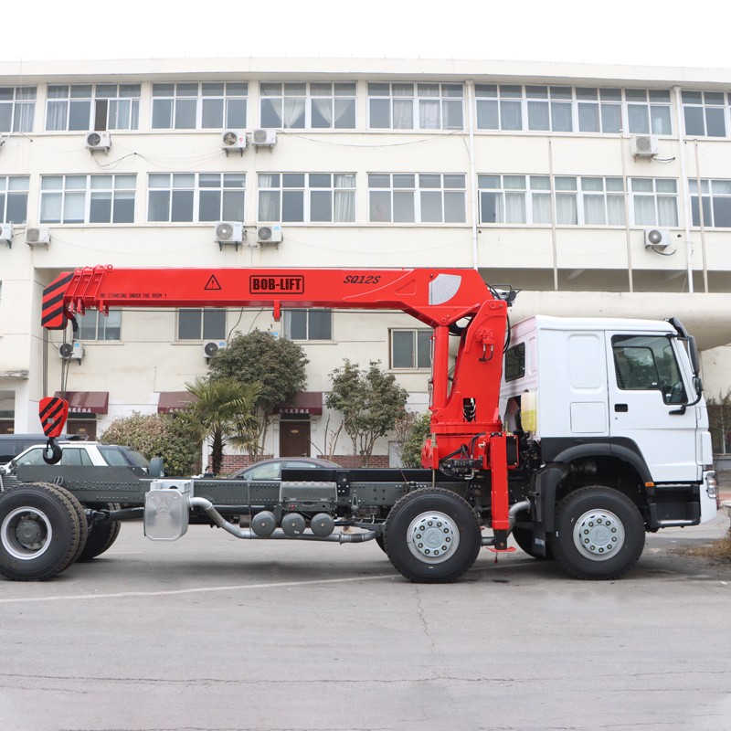 12 Ton Telescopic Boom Truck Mounted Crane