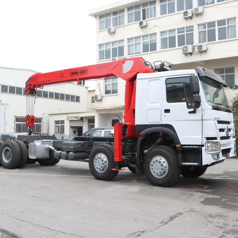 12 Ton Telescopic Boom Truck Mounted Crane