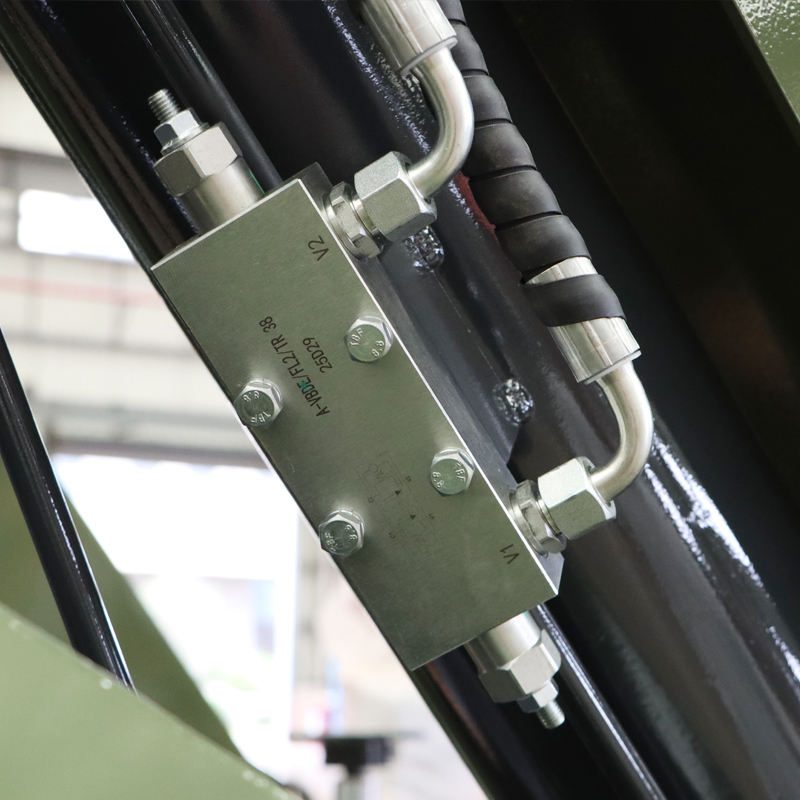 6.3 Ton Knuckle Boom Truck Mounted Crane