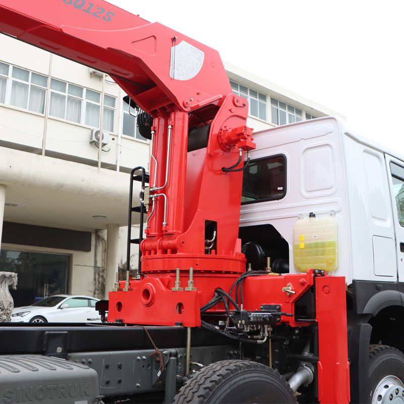 12 Ton Telescopic Boom Truck Mounted Crane