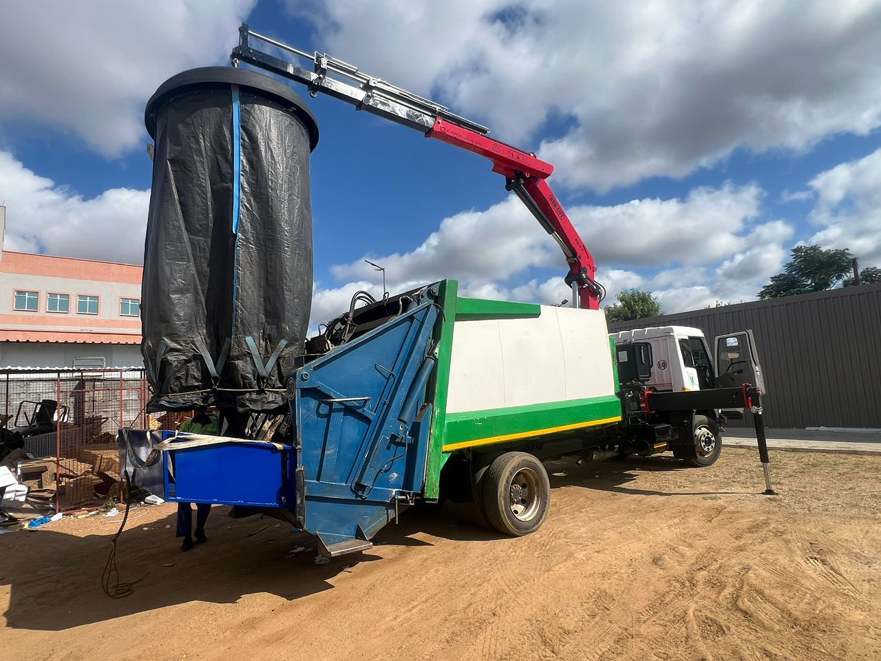 The BOB-LIFT 5-ton Telescopic Crane Has Been Recognized by The Customers in Botswana.