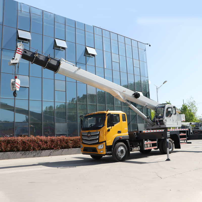 25-ton Truck Crane