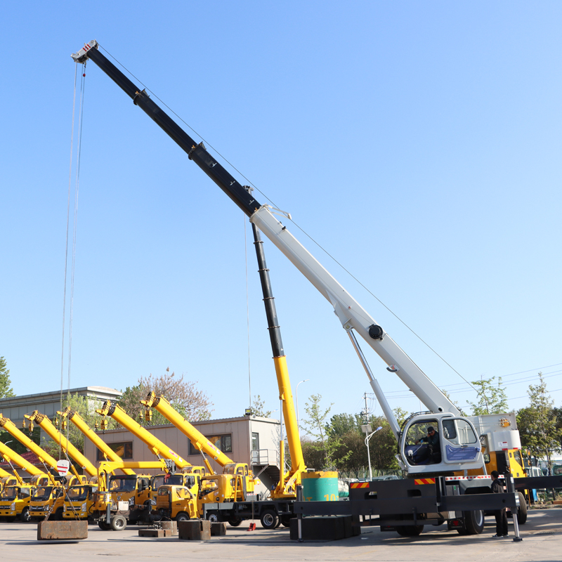 25-ton Truck Crane